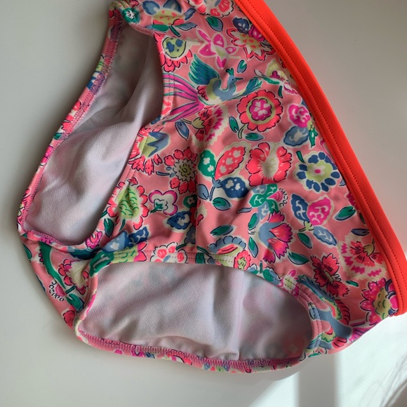 Boden long sleeve rash guard and swim suit bottoms - Picture 4 of 4